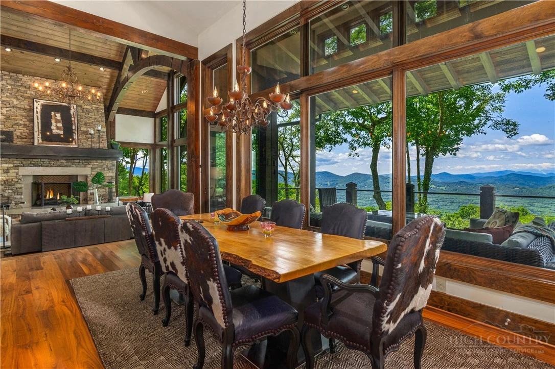 Image number 8 for the current listing