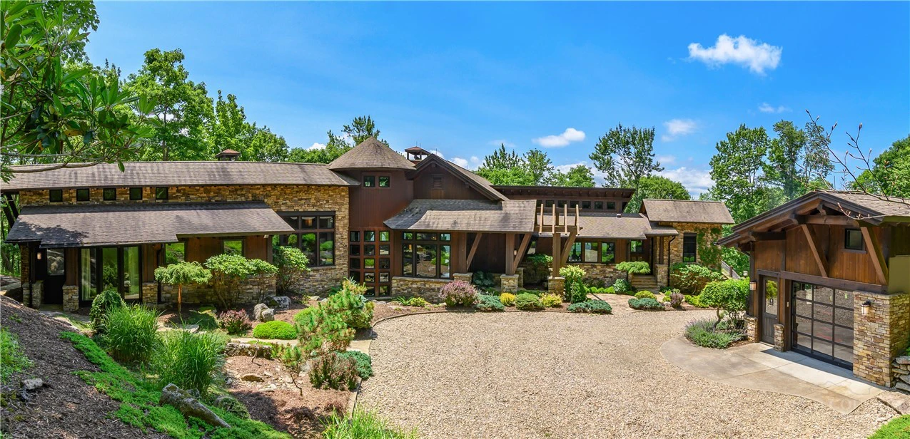 Image number 16 for the current listing