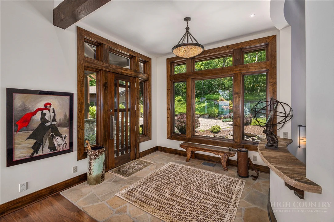 Image number 20 for the current listing