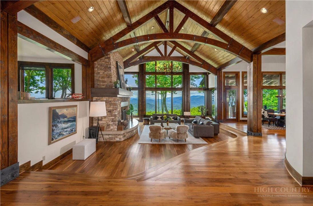 Image number 21 for the current listing
