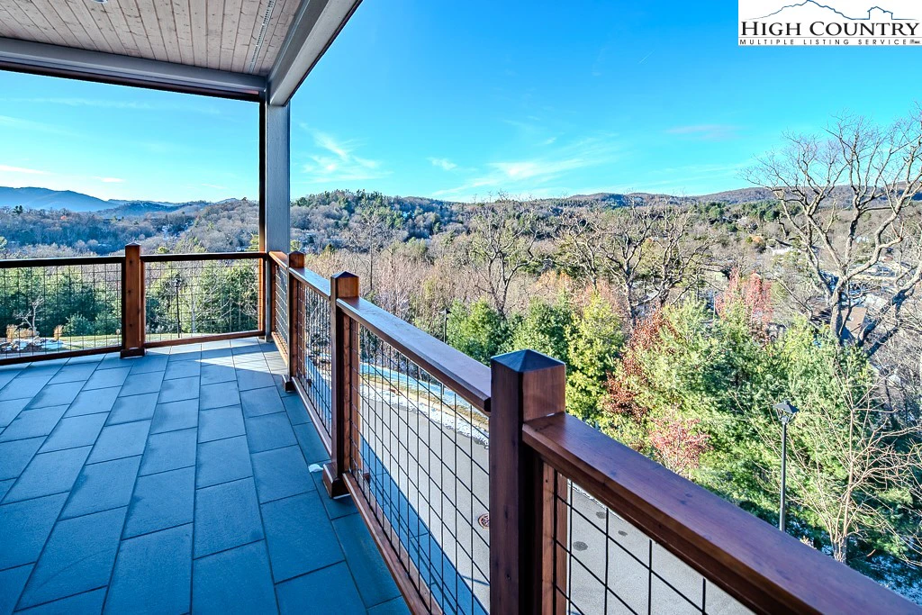 Image number 13 for the current listing