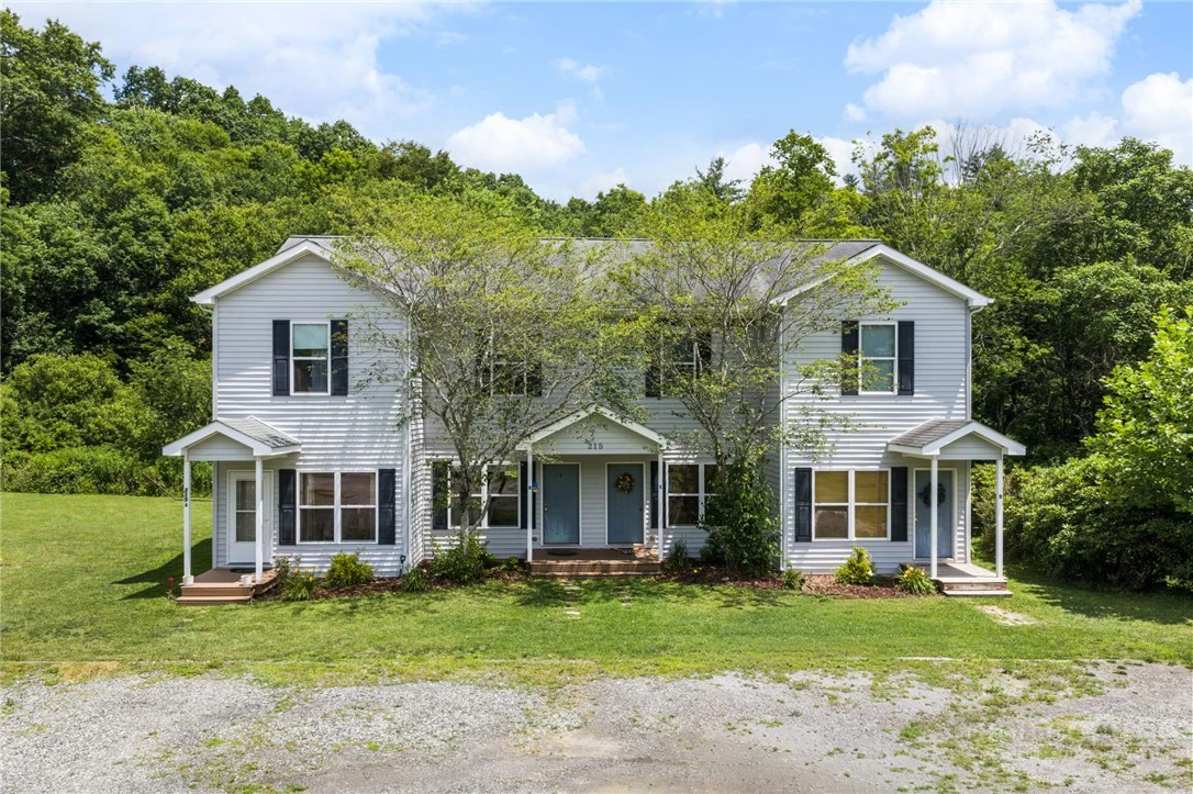 Image number 1 for the current listing