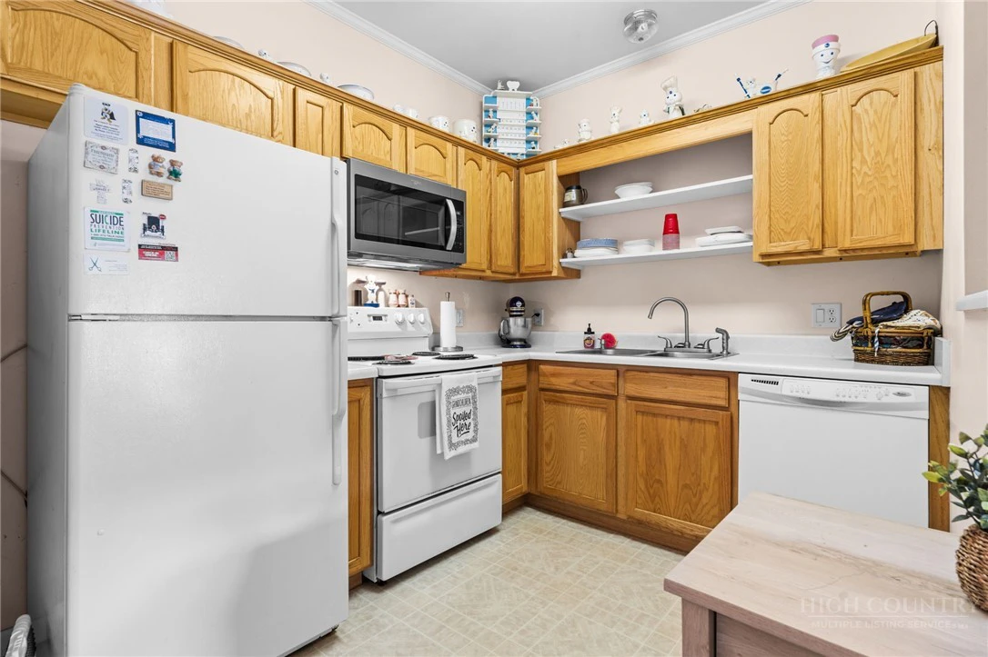 Image number 7 for the current listing