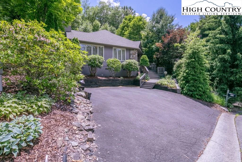 Image number 5 for the current listing