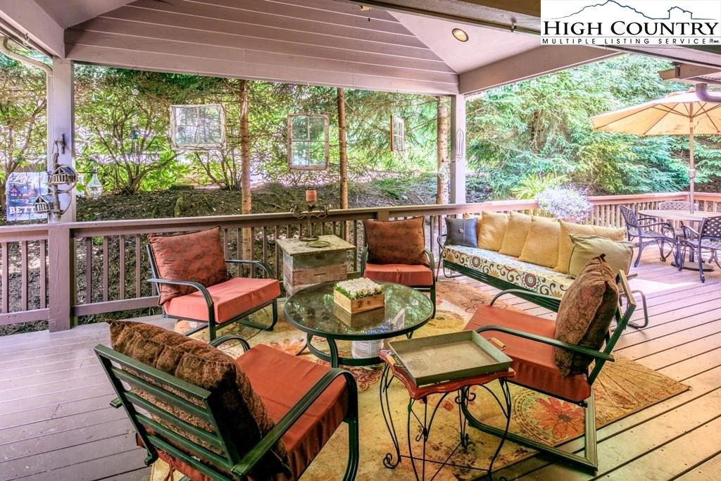 Image number 17 for the current listing