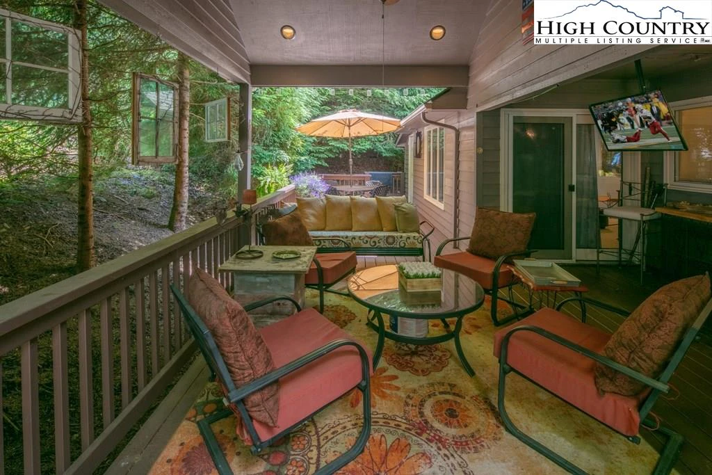 Image number 16 for the current listing