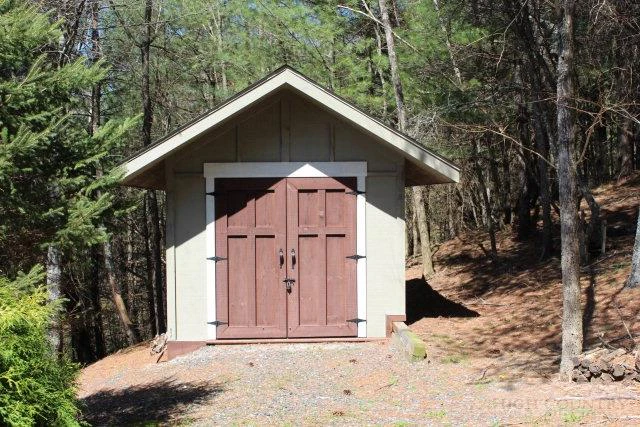 Image number 11 for the current listing