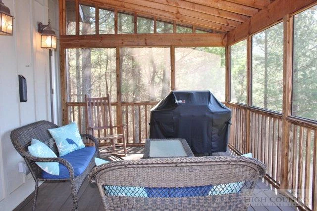 Image number 8 for the current listing
