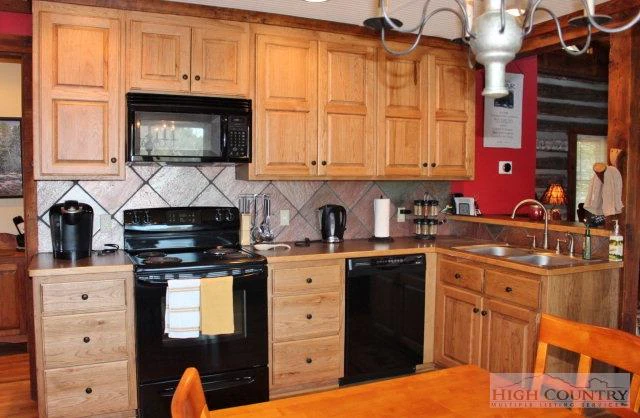 Image number 3 for the current listing