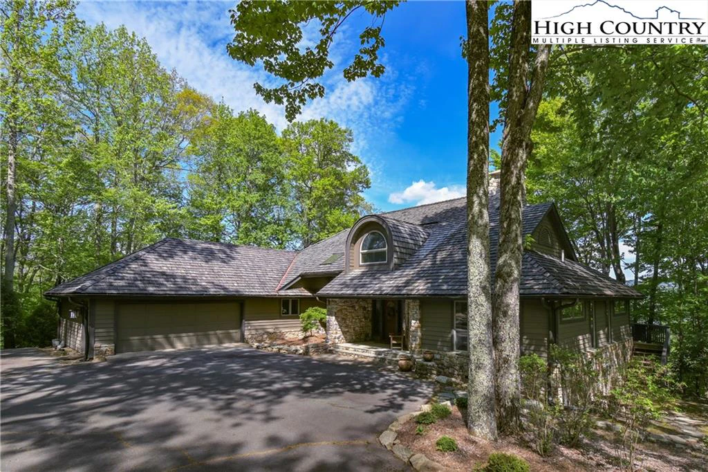 Image number 1 for the current listing