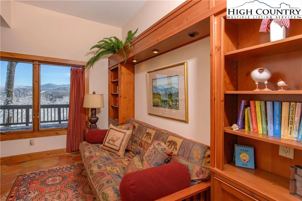 Image number 18 for the current listing