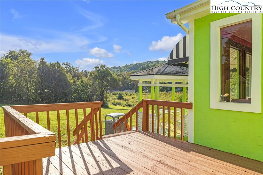 Image number 14 for the current listing