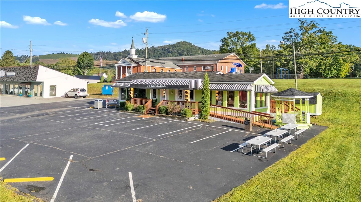 Image number 1 for the current listing