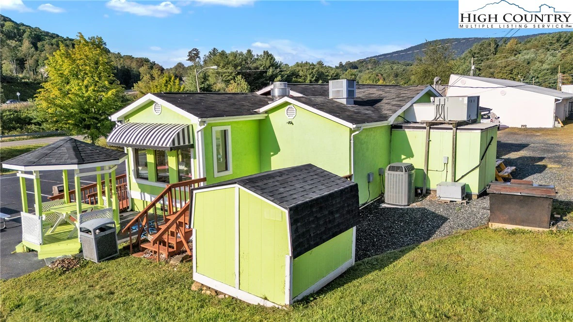Image number 16 for the current listing