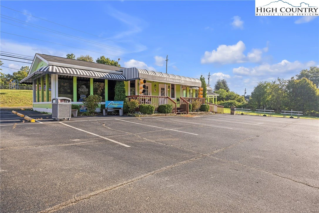 Image number 20 for the current listing
