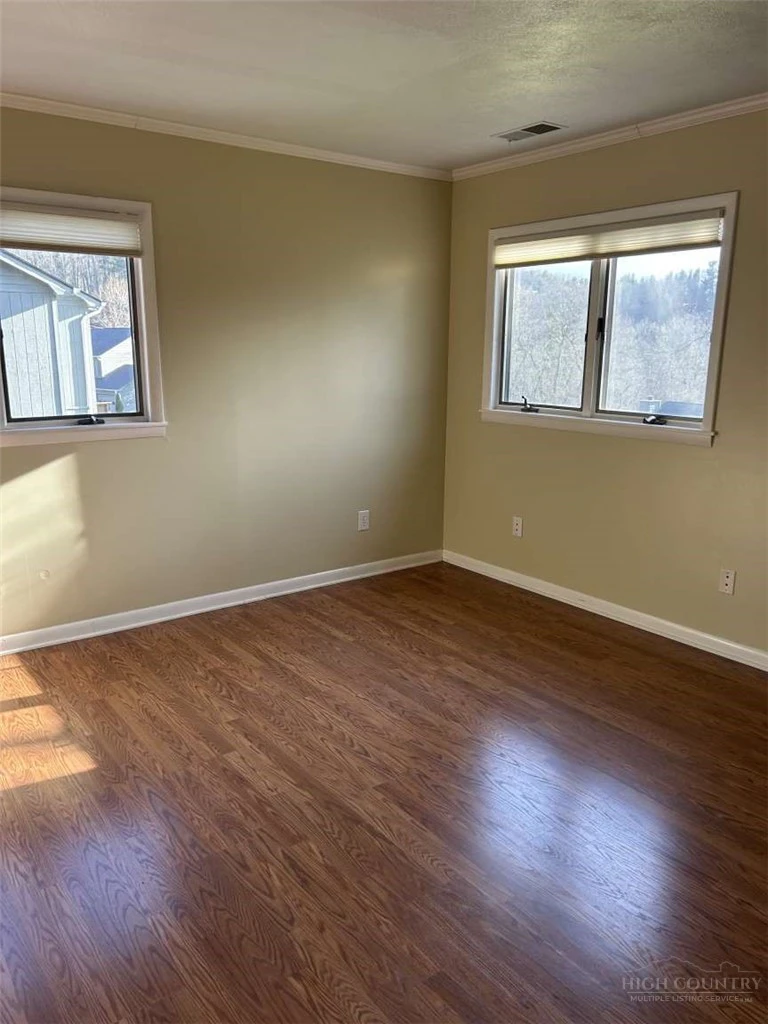 Image number 5 for the current listing