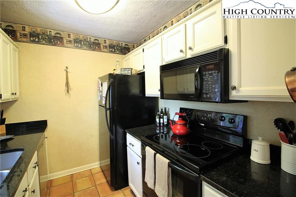 Image number 16 for the current listing
