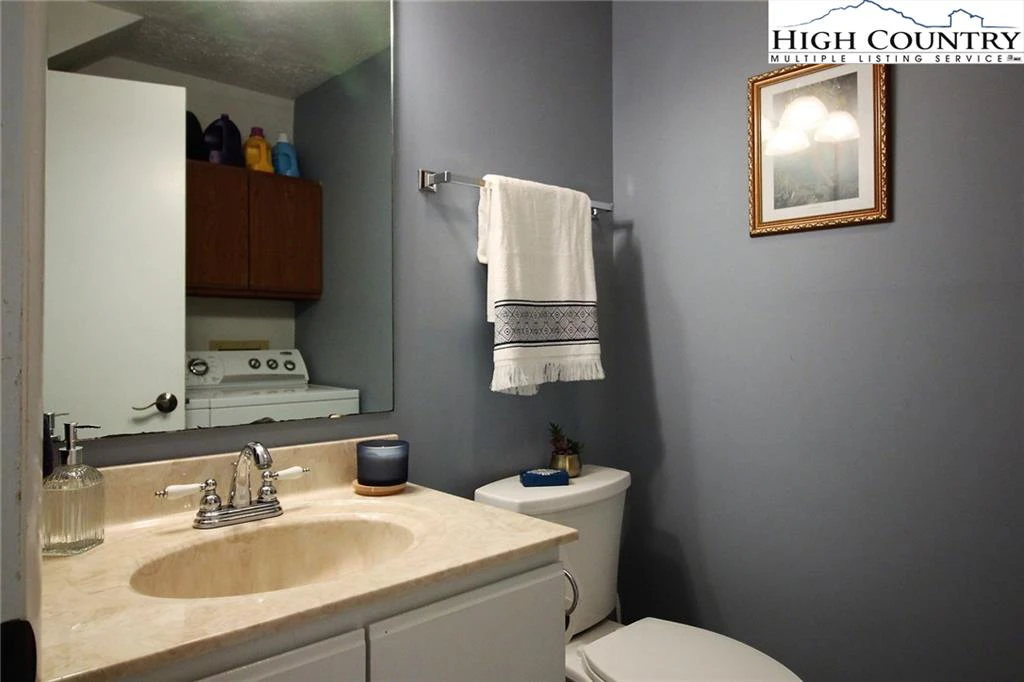 Image number 13 for the current listing