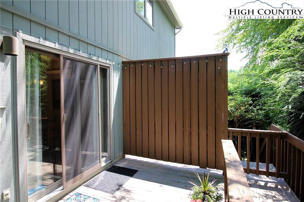 Image number 5 for the current listing