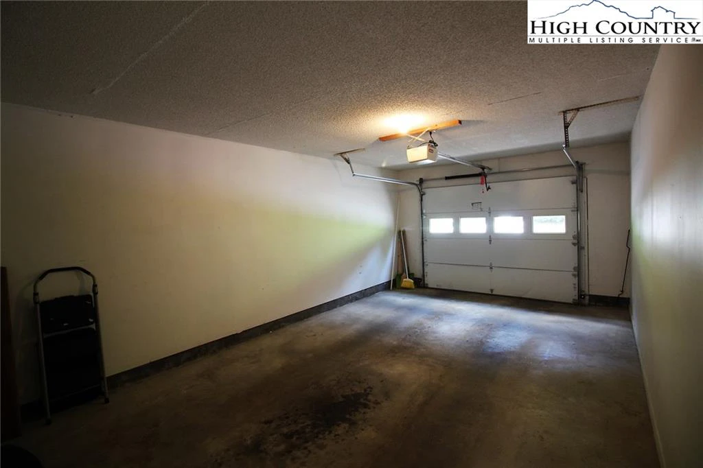 Image number 3 for the current listing