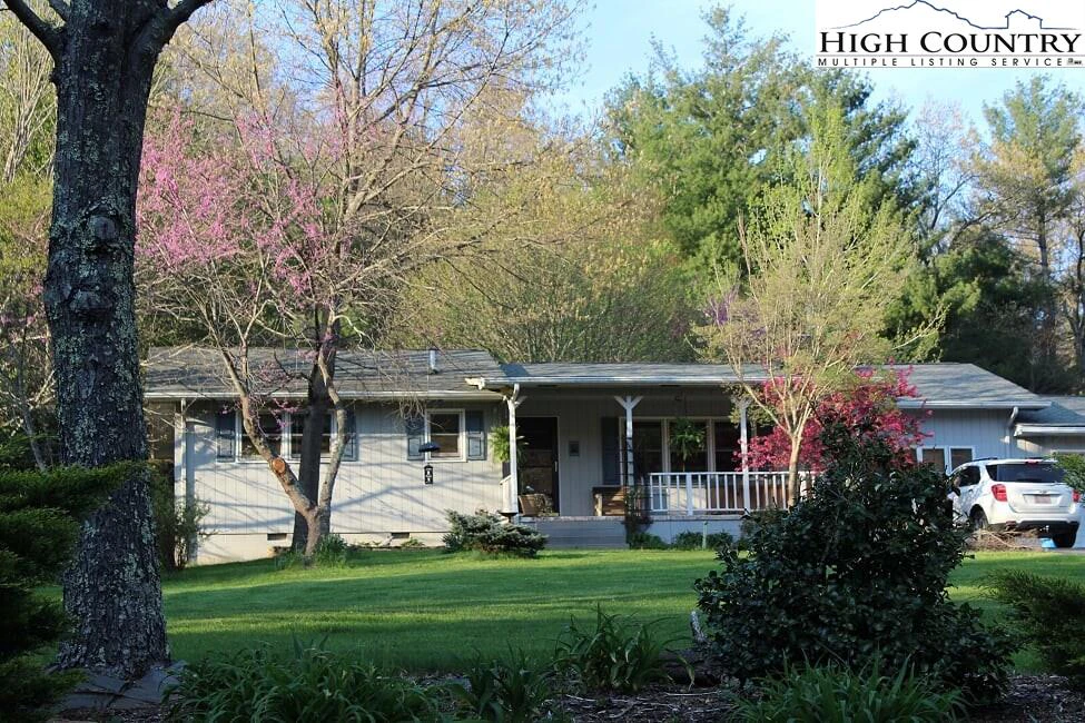 Image number 1 for the current listing