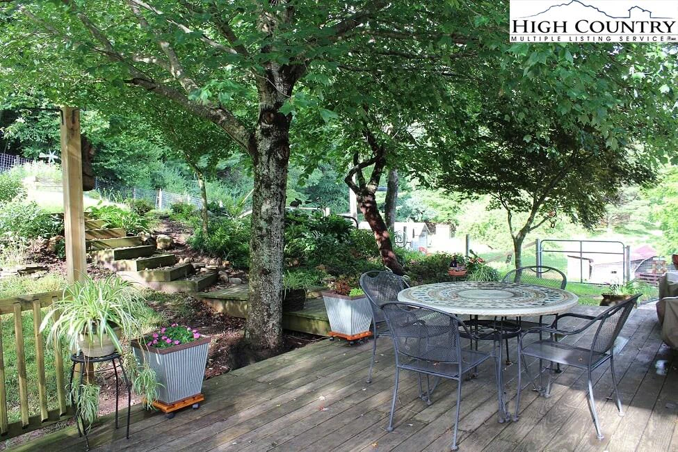 Image number 21 for the current listing