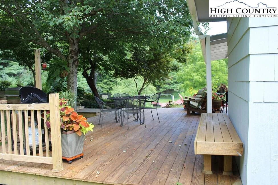 Image number 22 for the current listing