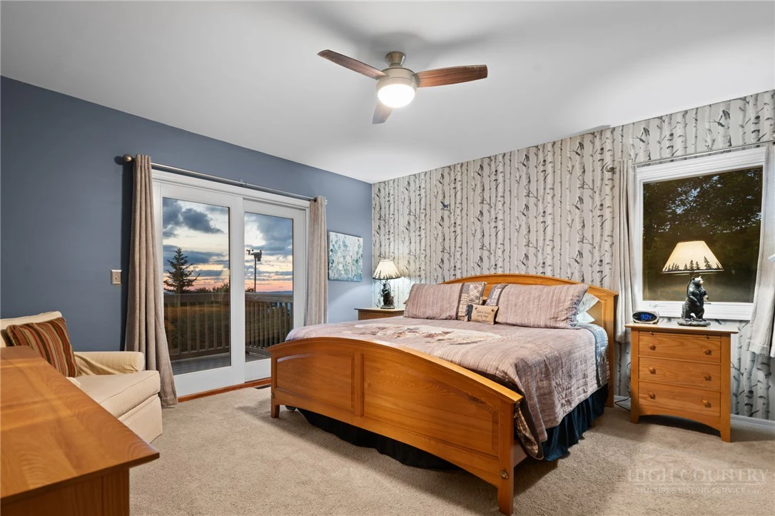 Image number 18 for the current listing