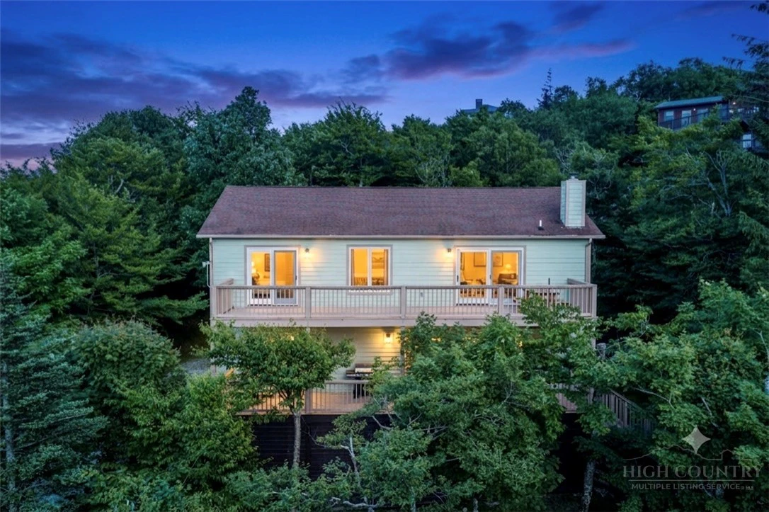 Image number 3 for the current listing