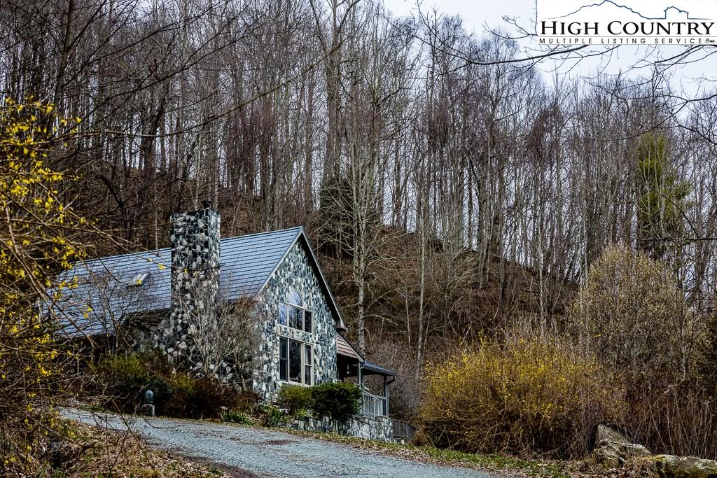 Image number 1 for the current listing