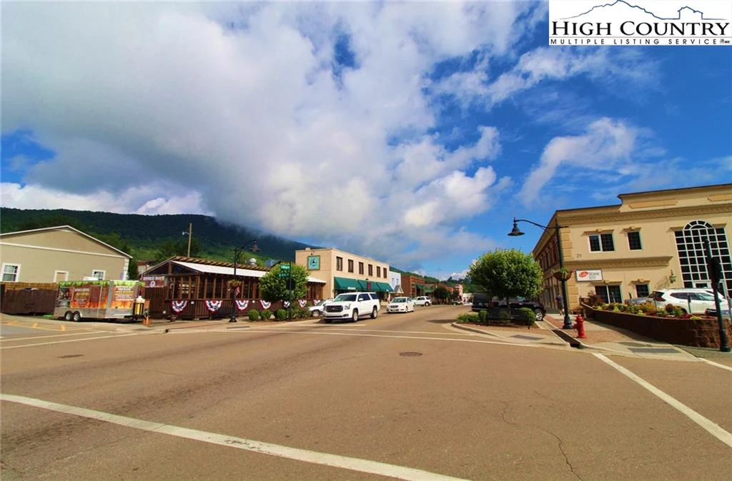 Image number 3 for the current listing