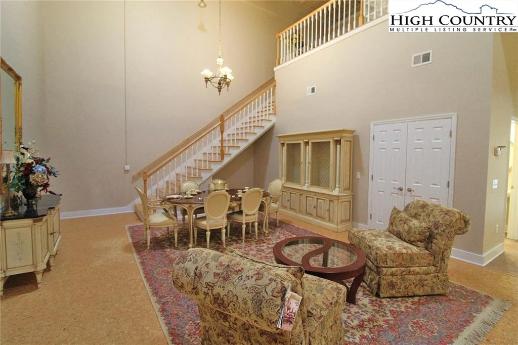 Image number 21 for the current listing
