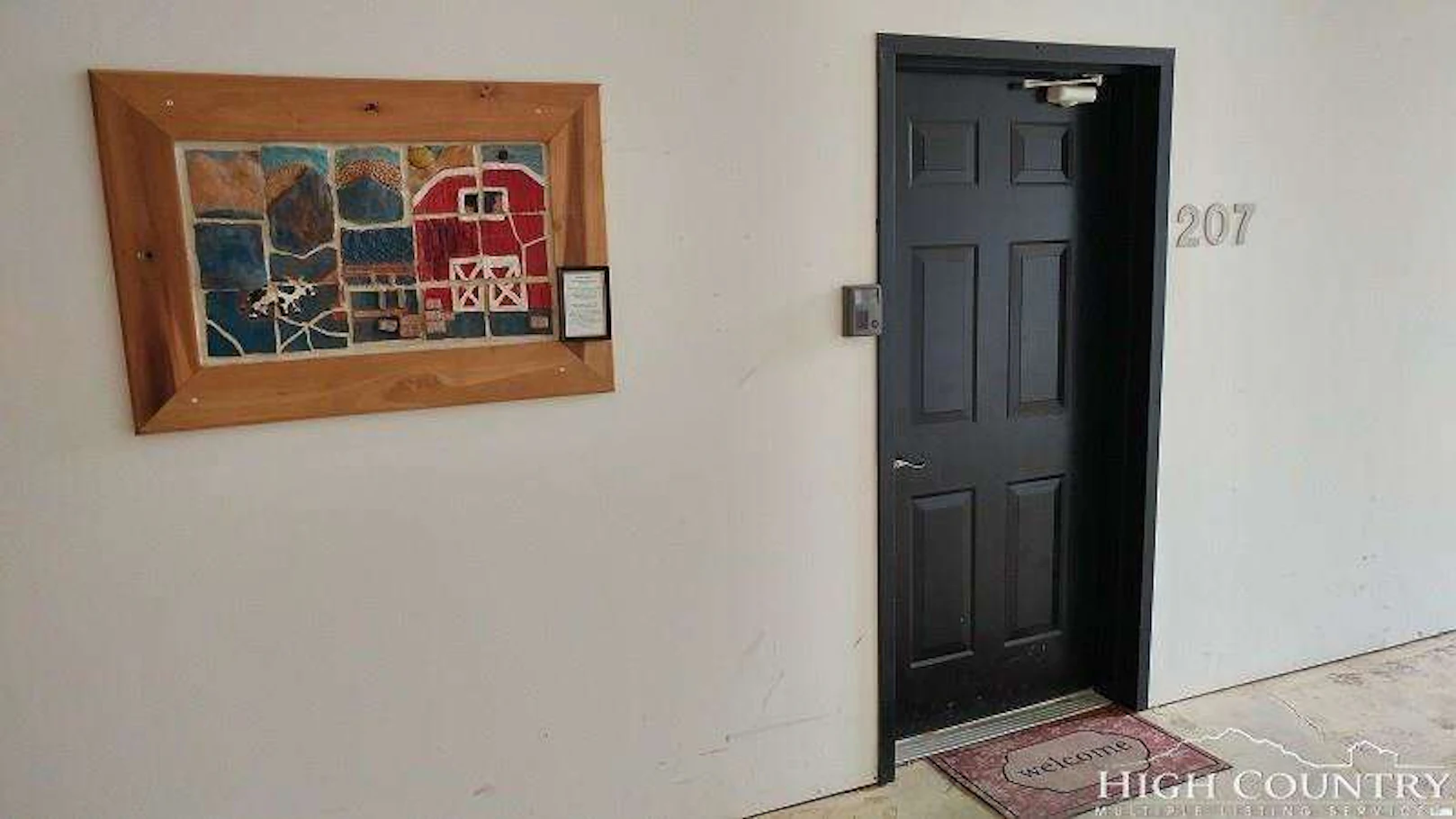 Image number 17 for the current listing