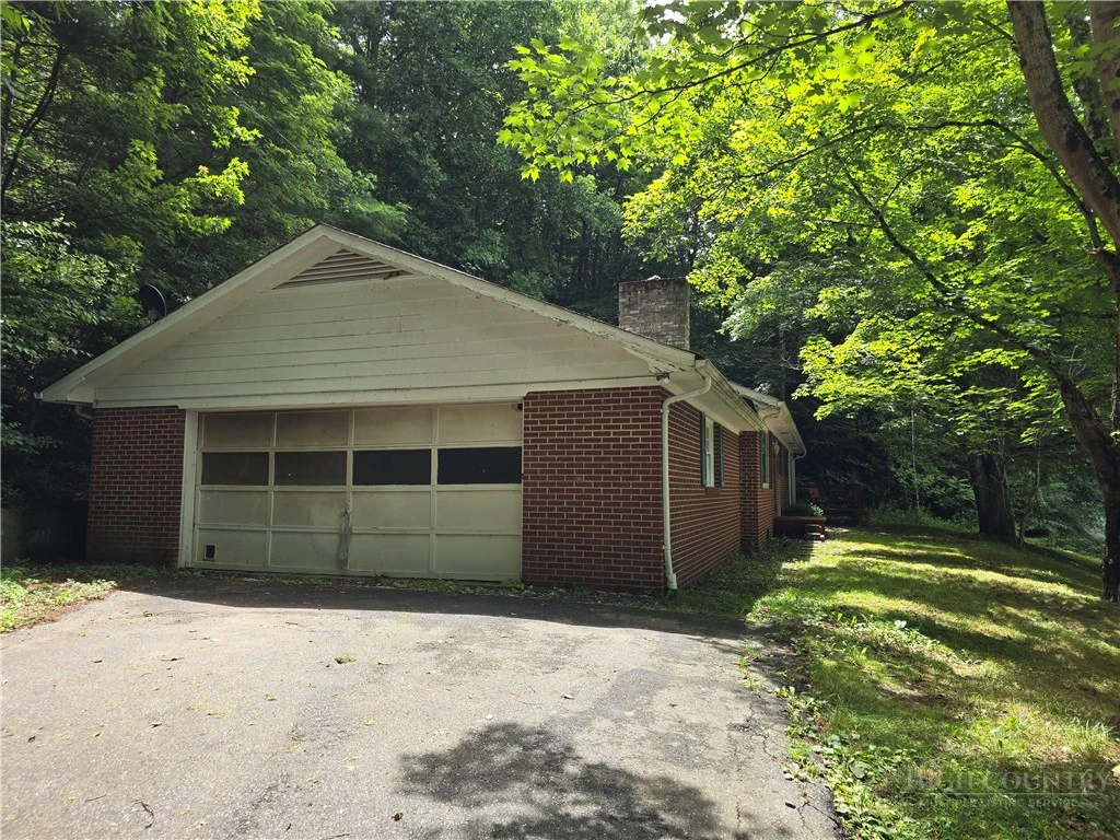 Image number 4 for the current listing