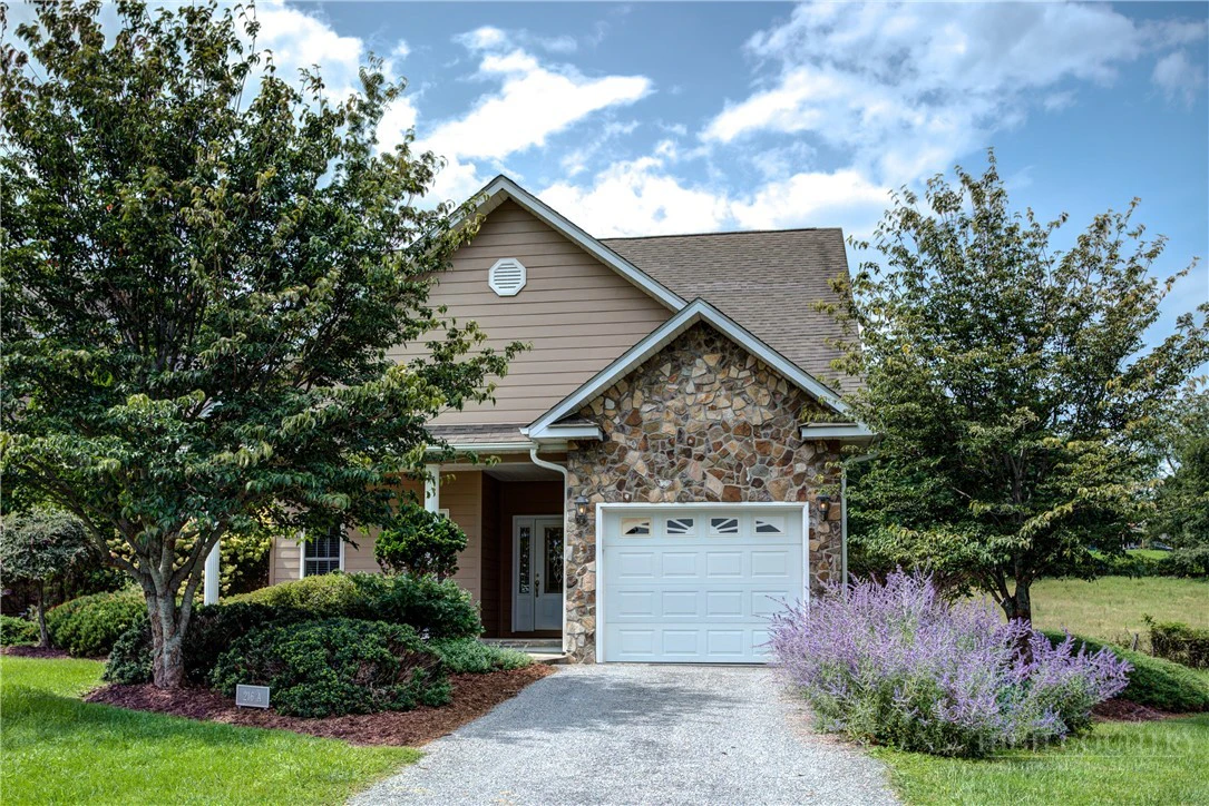 Image number 3 for the current listing