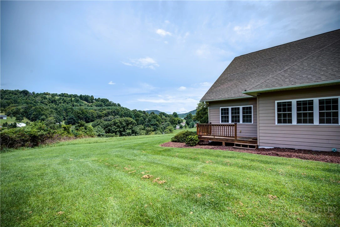 Image number 4 for the current listing