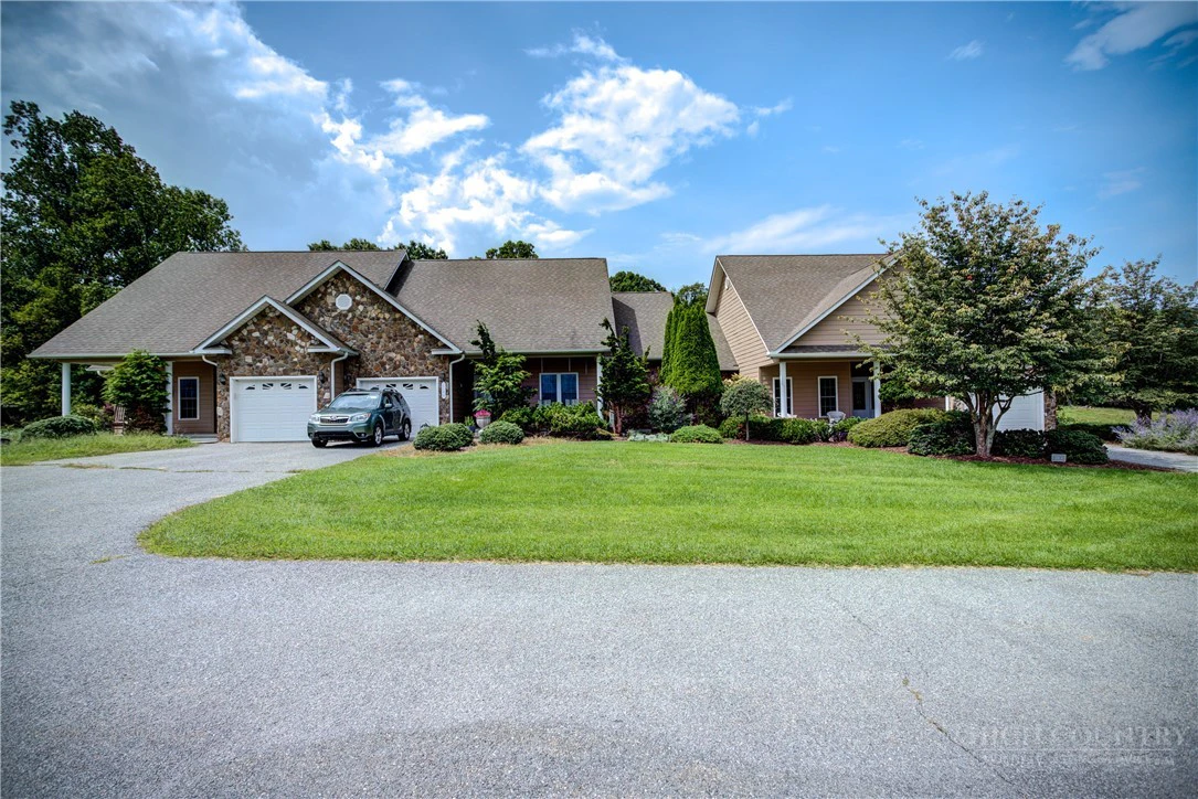 Image number 5 for the current listing
