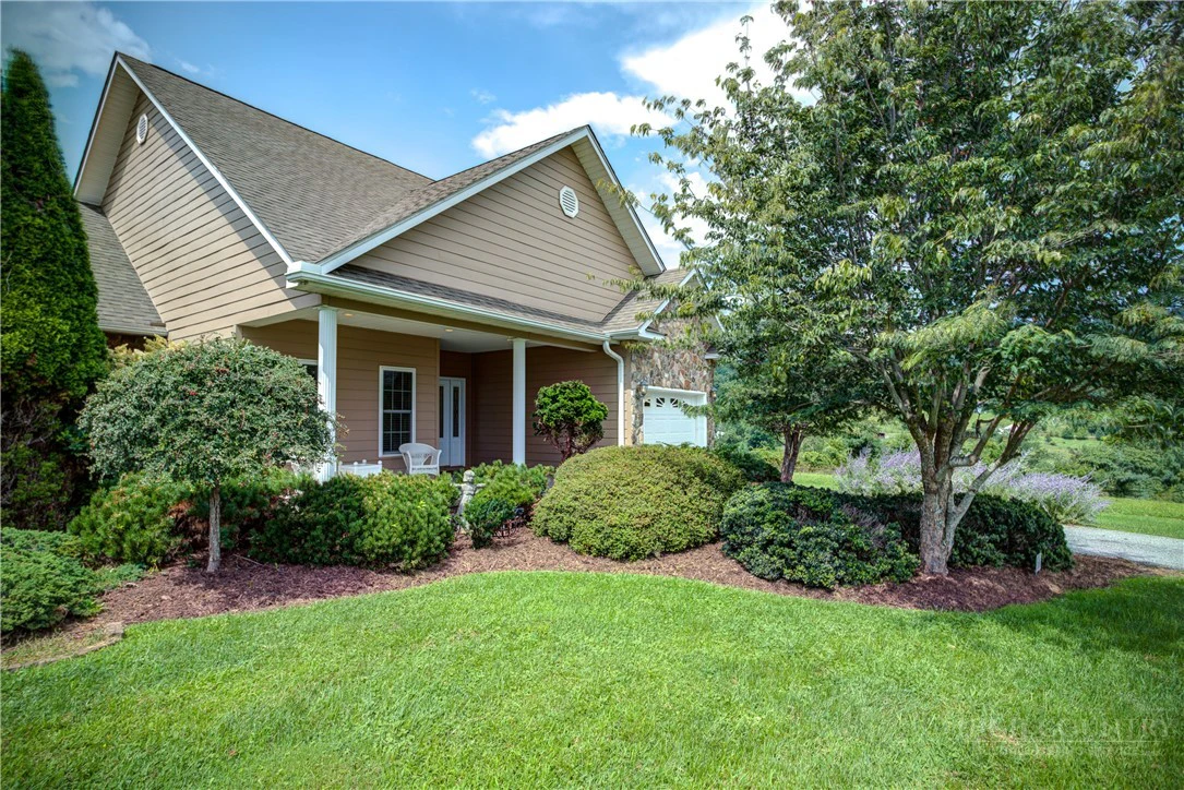 Image number 9 for the current listing