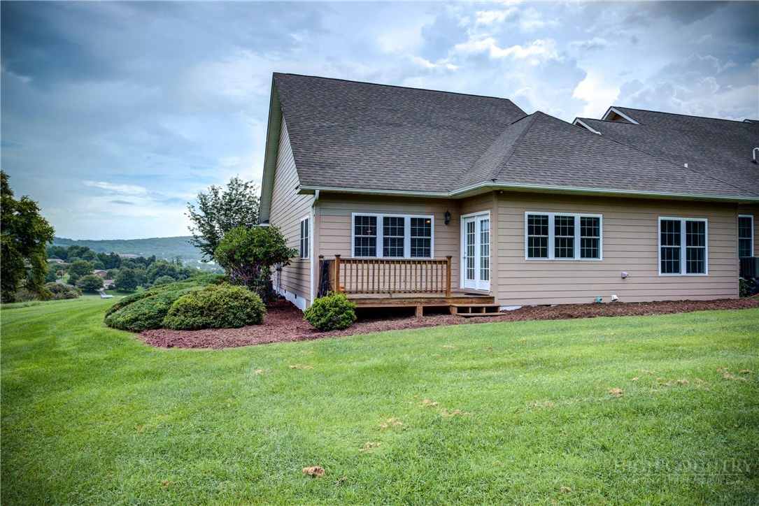 Image number 10 for the current listing