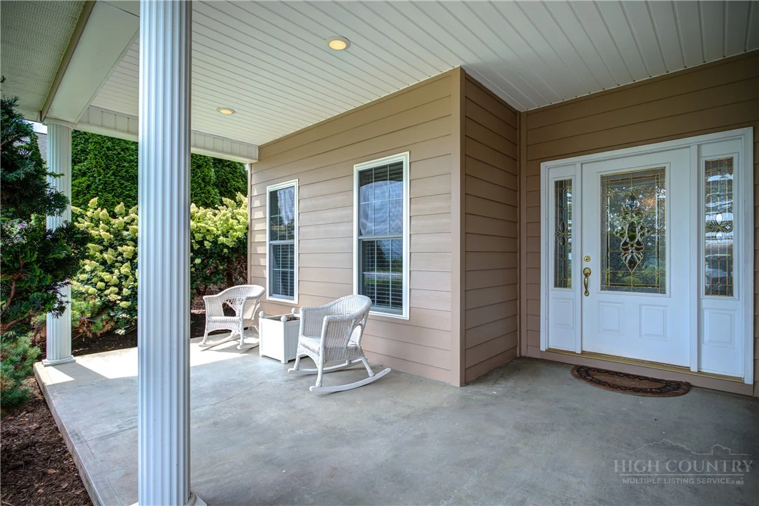 Image number 13 for the current listing
