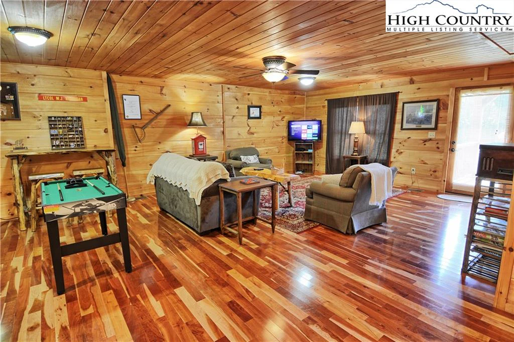 Image number 2 for the current listing