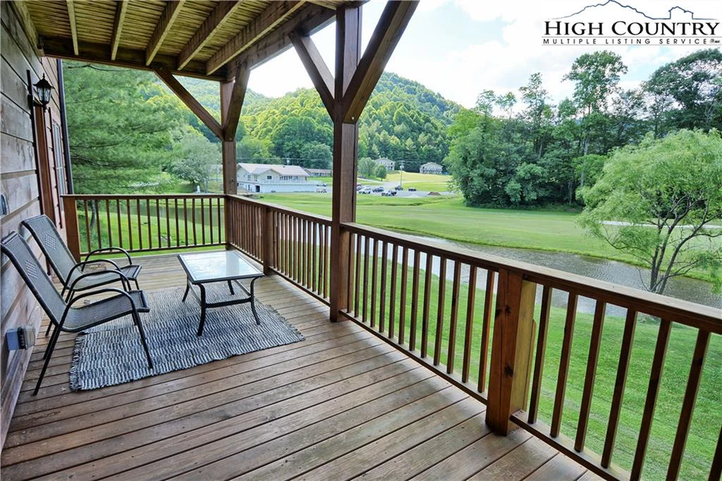 Image number 15 for the current listing