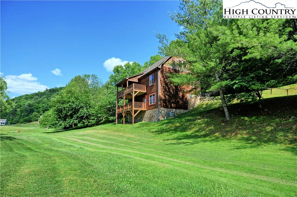Image number 31 for the current listing