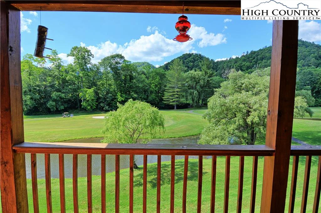 Image number 28 for the current listing