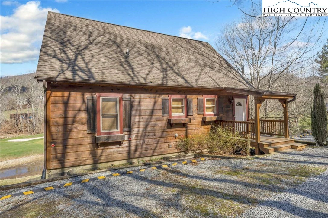 Image number 1 for the current listing