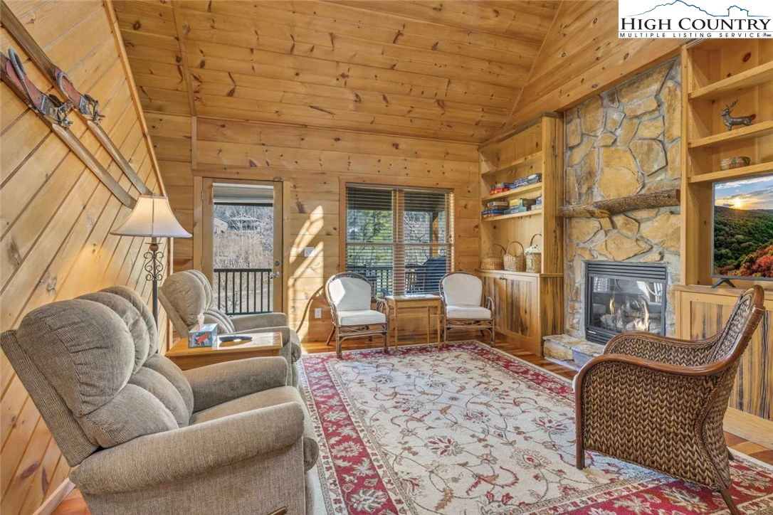 Image number 21 for the current listing