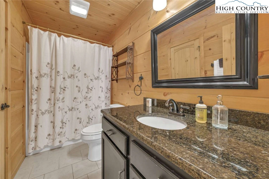 Image number 18 for the current listing