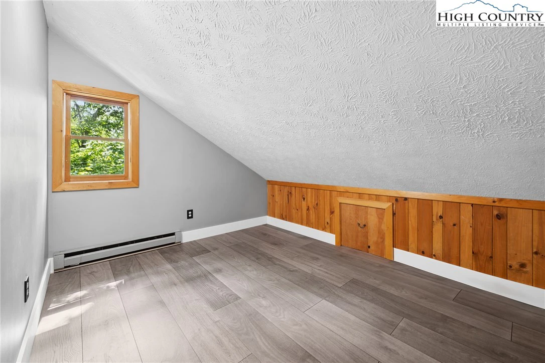 Image number 5 for the current listing