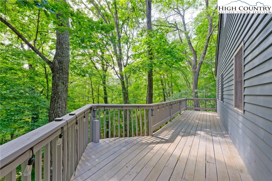 Image number 14 for the current listing