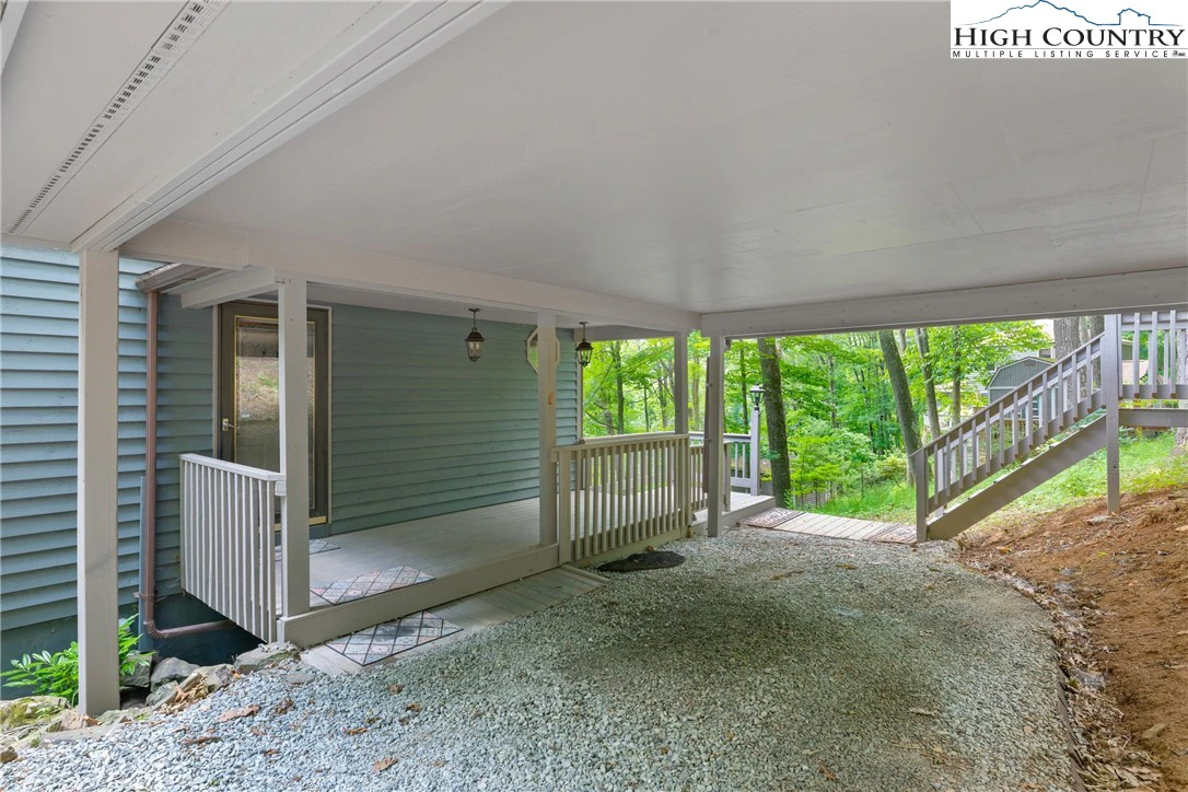 Image number 18 for the current listing